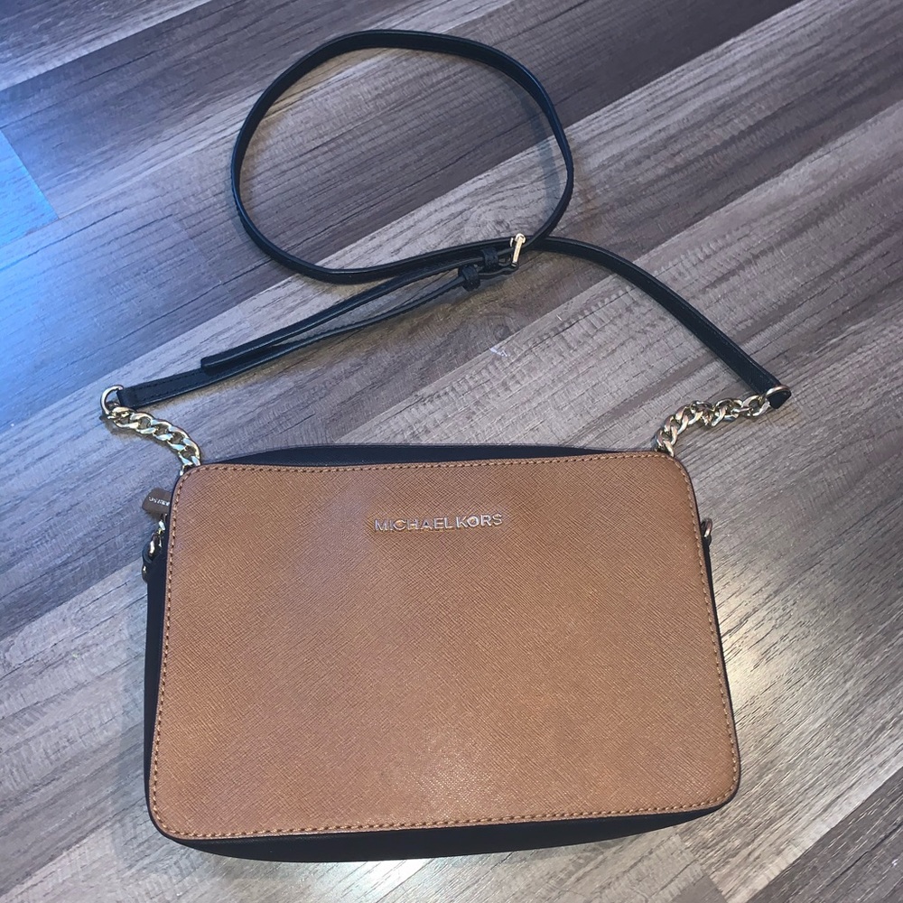 SOLD!! :) Micheal kors cross body bag